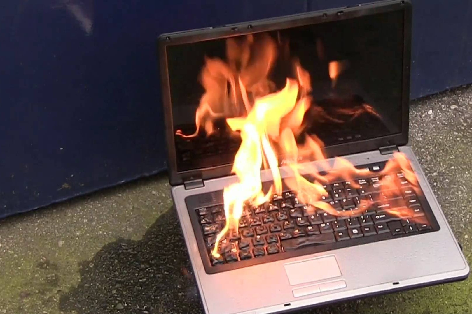 Kiểm tra nhiệt độ laptop và CPU máy tính