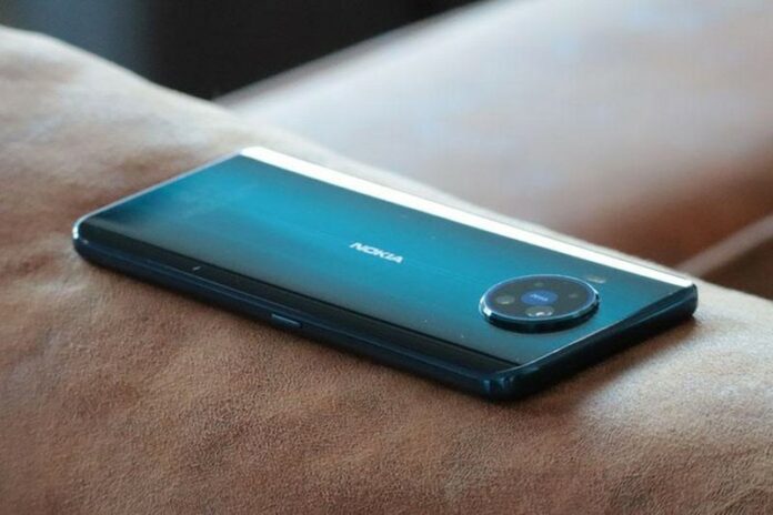 Nên mua Nokia 8.3 xách tay hay đợi hàng chính hãng