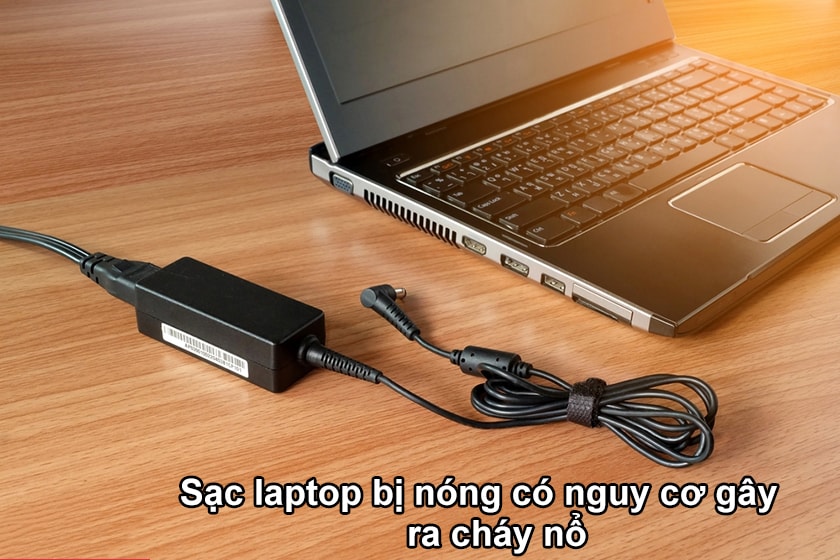 Sạc laptop bị hỏng có gây nguy hiểm không?