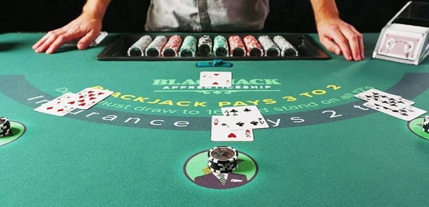 Bàn chơi Poker và một số quy tắc cần nắm