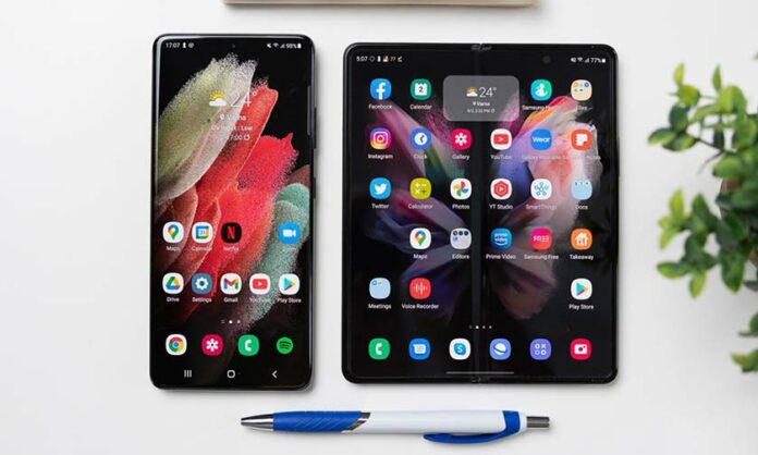 Samsung Z Fold 4 vs S22 Ultra: Nên mua điện thoại nào?