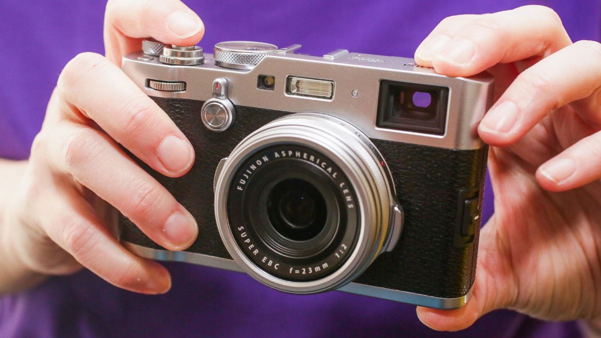 Có nên mua máy ảnh Compact?