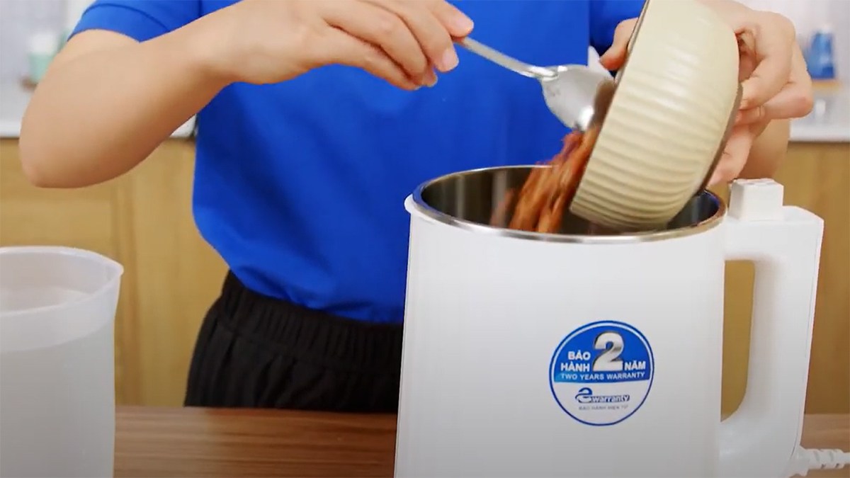 Cách sử dụng máy làm sữa hạt Bluestone đúng cách, an toàn